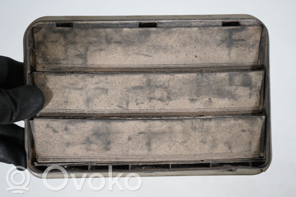 Quarter panel pressure vent (7)