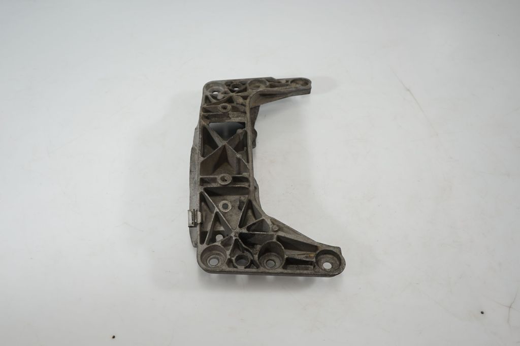 Gearbox mounting bracket (2)