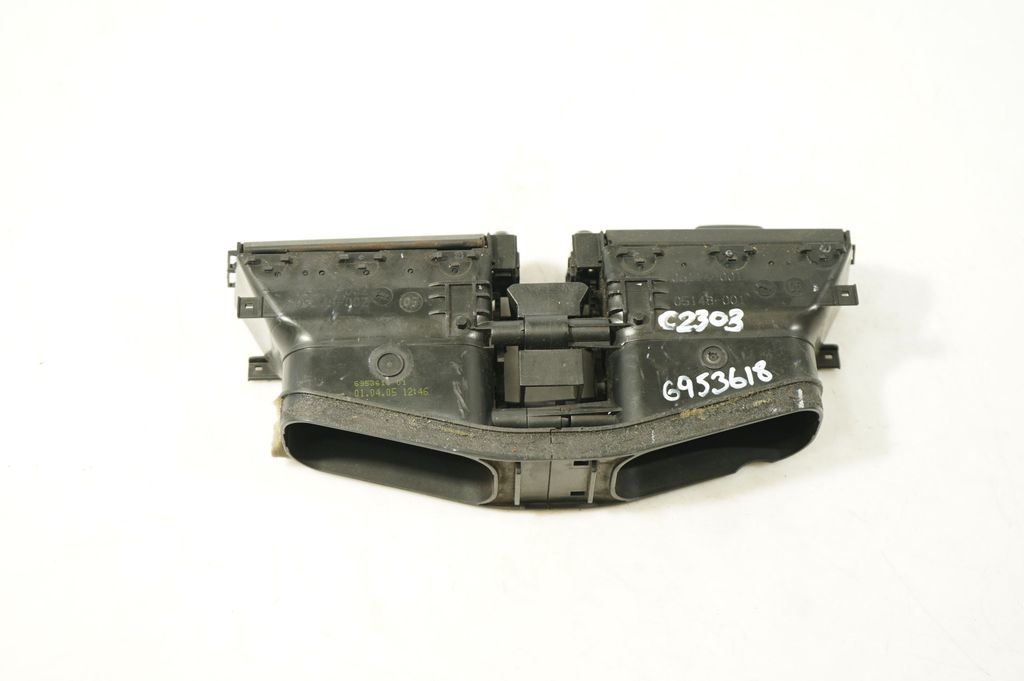 Dash center air vent grill (3)