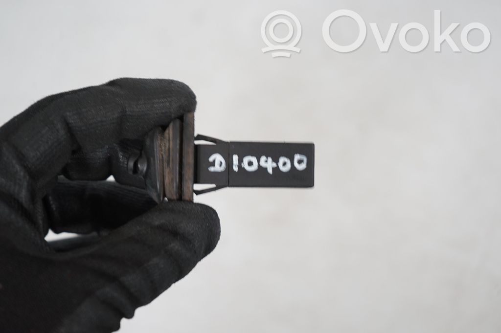 Fuel tank cap lock (7)