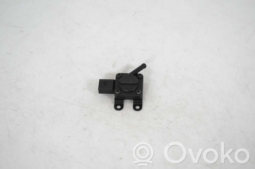 Exhaust gas pressure sensor (4)