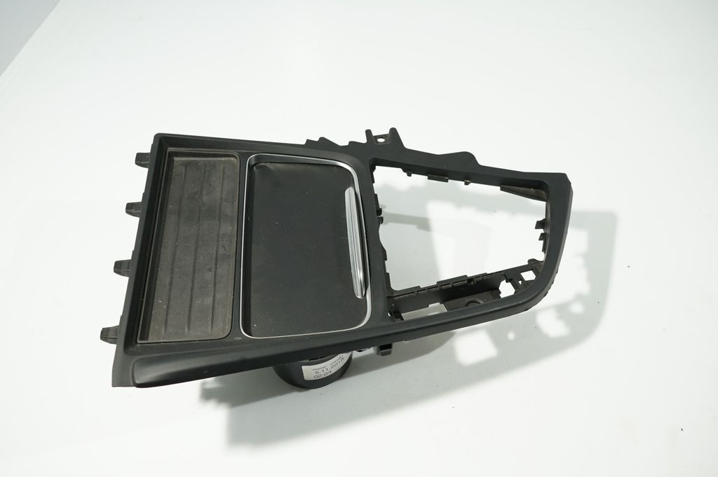 Center console (2)