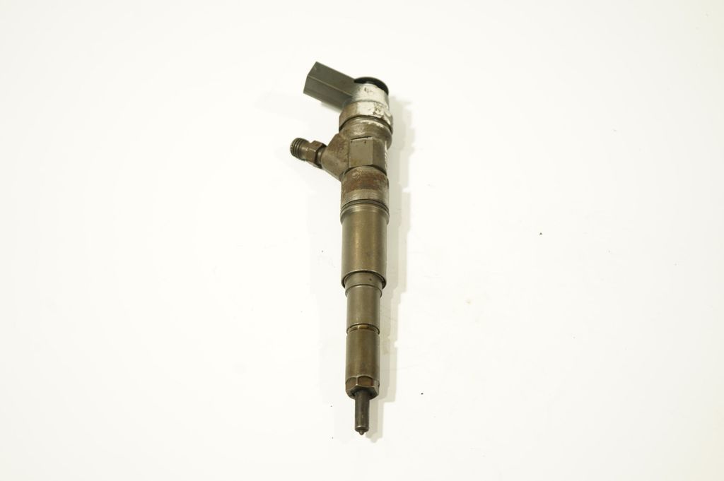 Fuel injector (5)