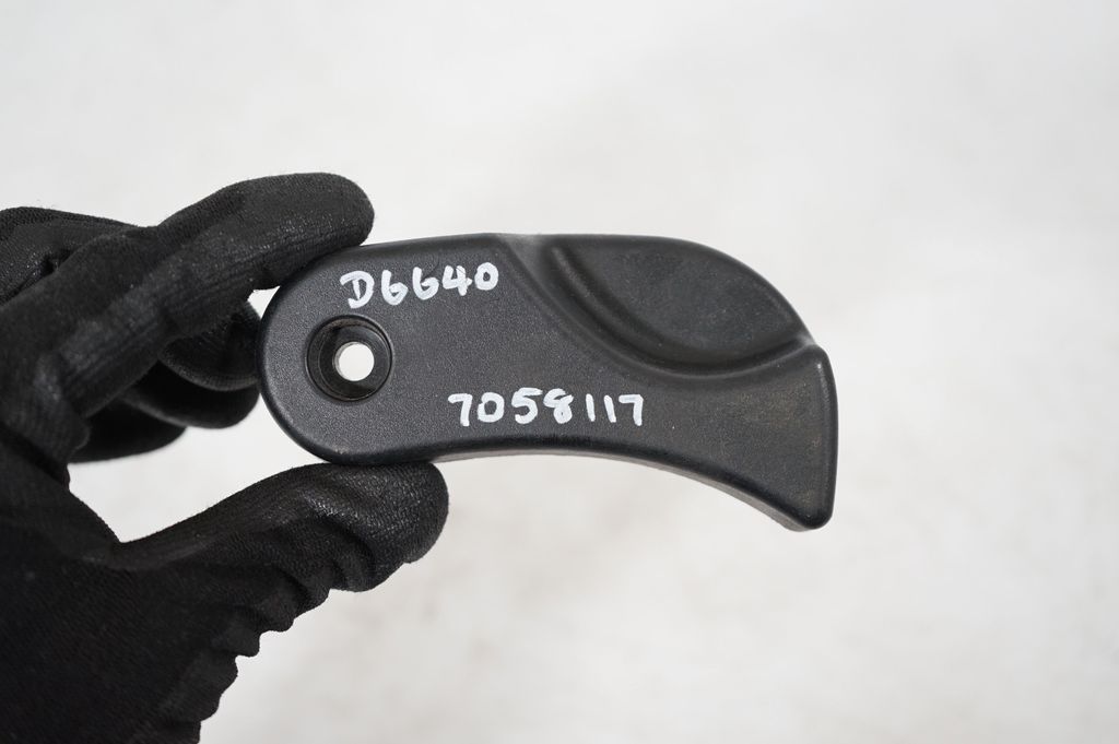 Engine bonnet (hood) release handle (7)