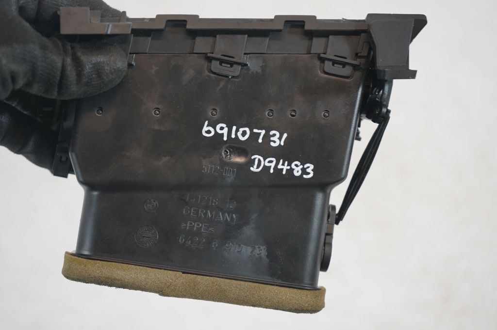 Dashboard side air vent grill/cover trim (8)