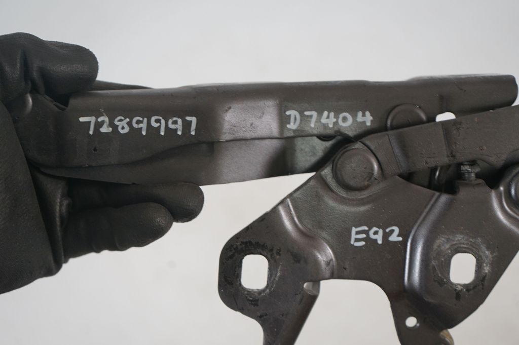 Engine bonnet/hood hinges (8)