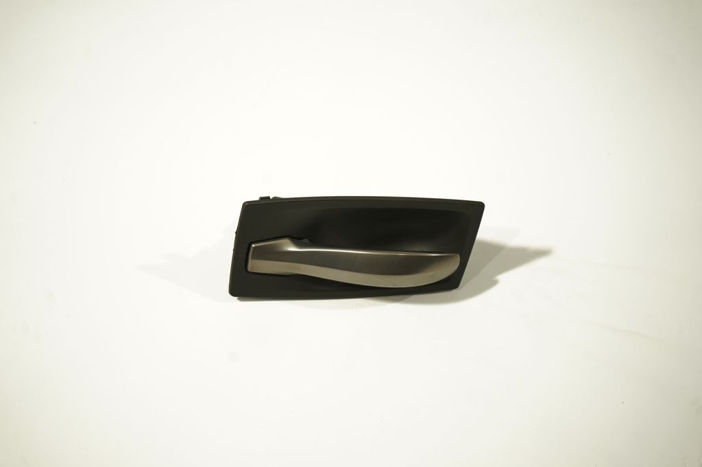 Rear door interior handle