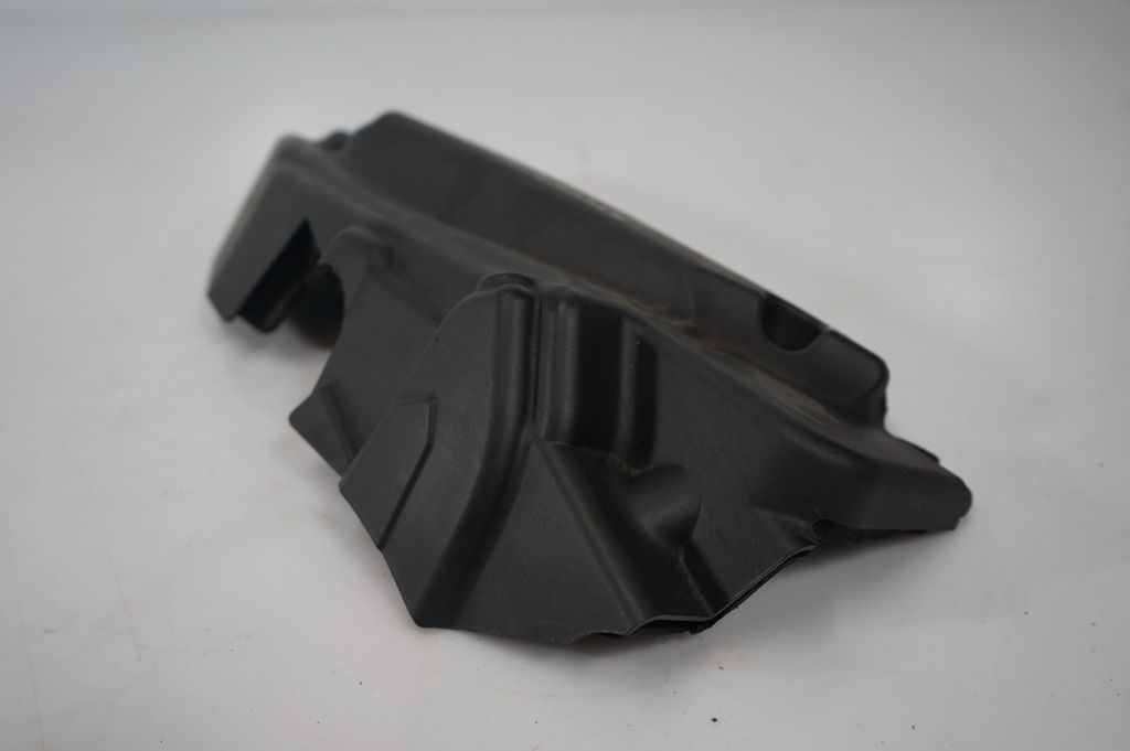 Engine cover (trim) (7)