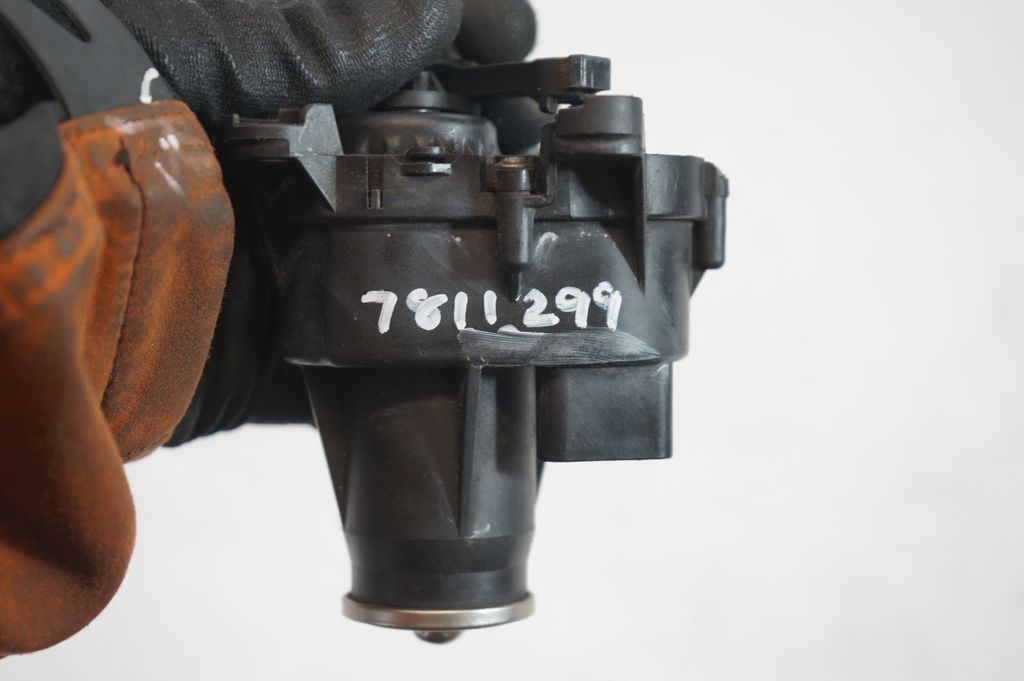 Intake manifold valve actuator/motor (8)