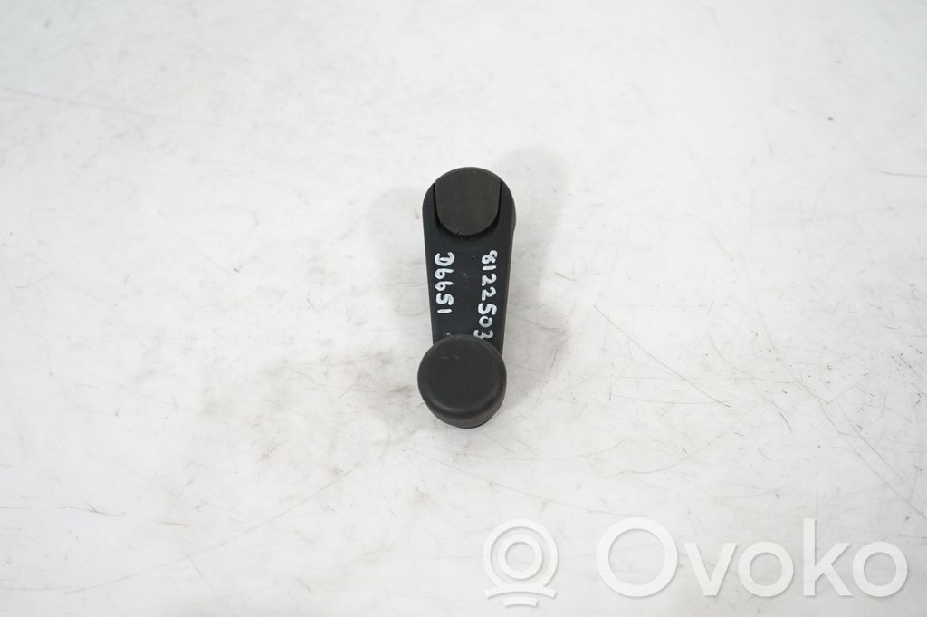 Rear door window winding handle (2)