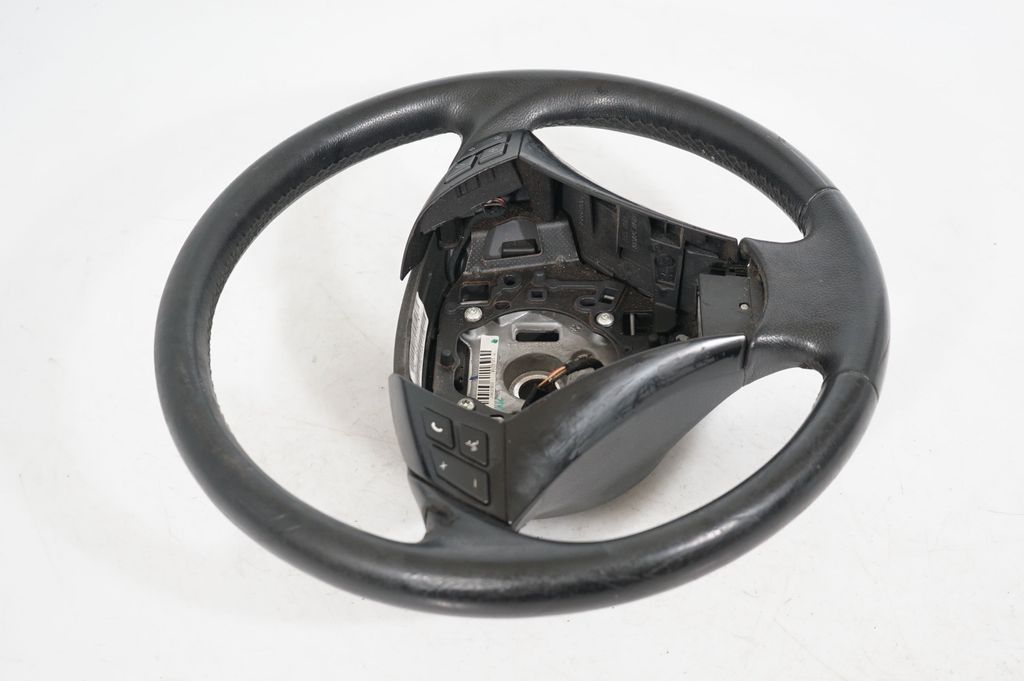 Steering wheel (4)