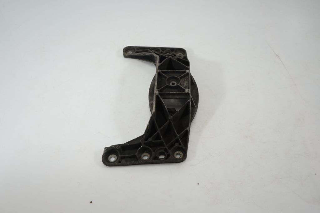 Gearbox mounting bracket (4)