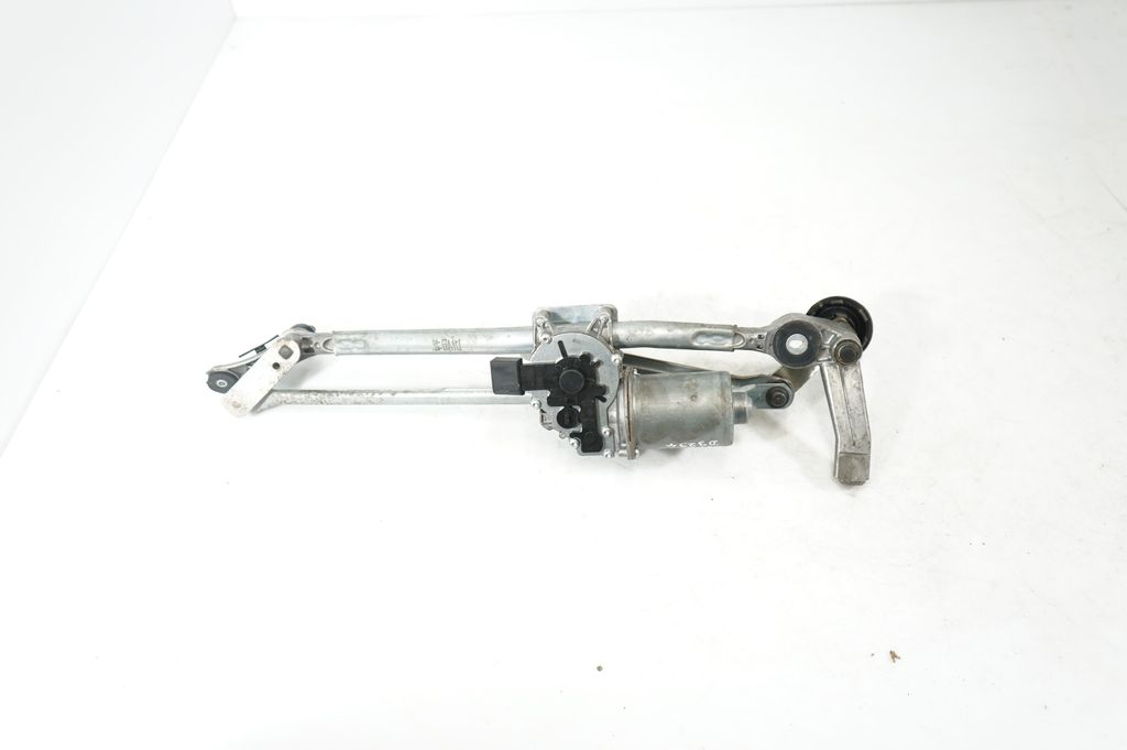 Front wiper linkage and motor