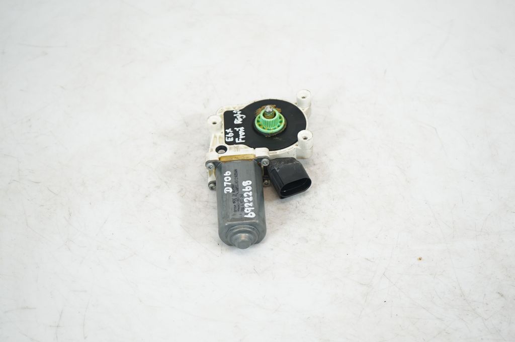 Front door window regulator with motor (4)