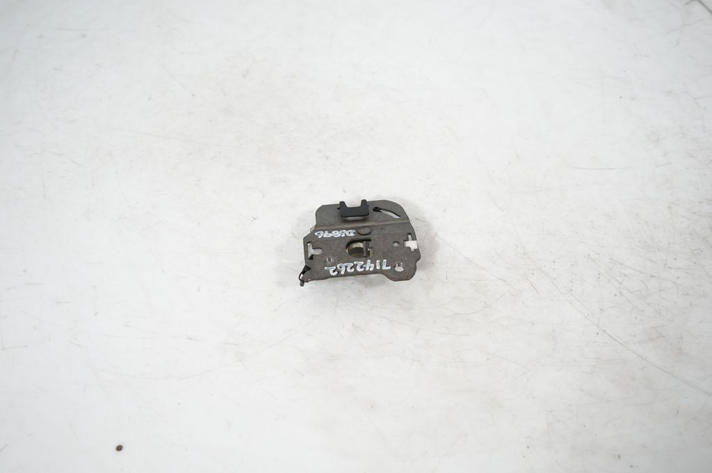 Seat back rest lock catch (3)