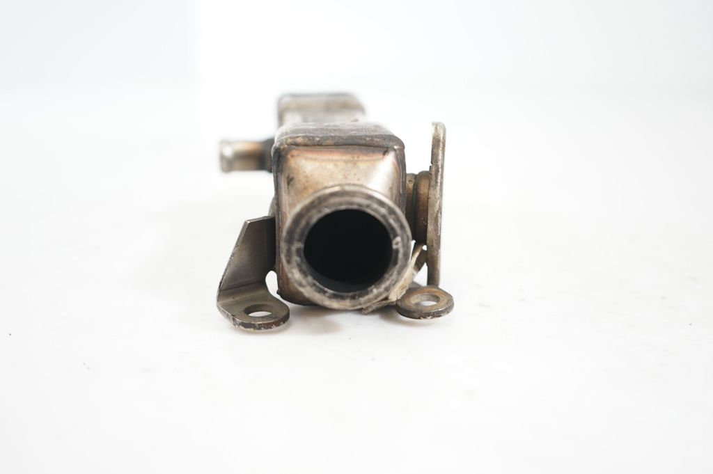 EGR valve cooler (10)