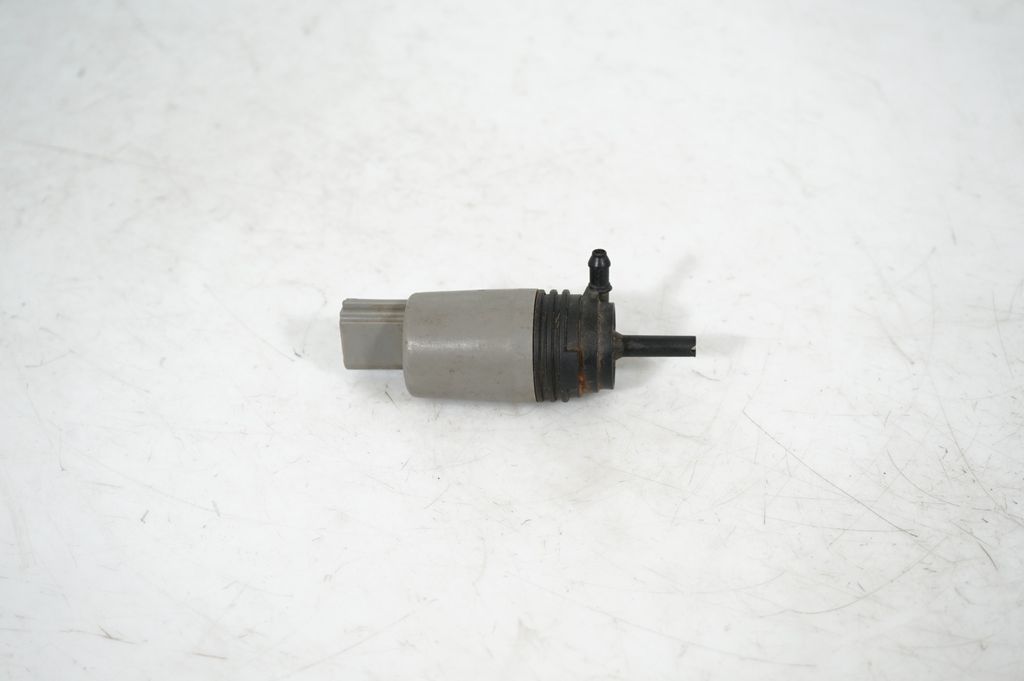 Windscreen/windshield washer pump (6)