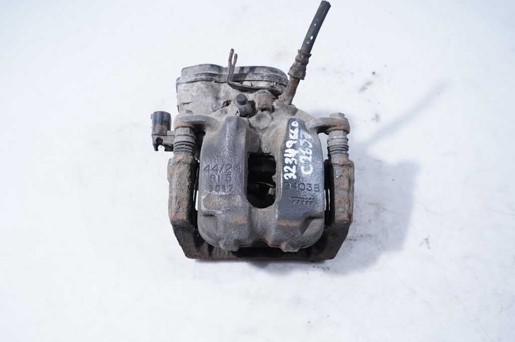 Rear brake caliper (3)
