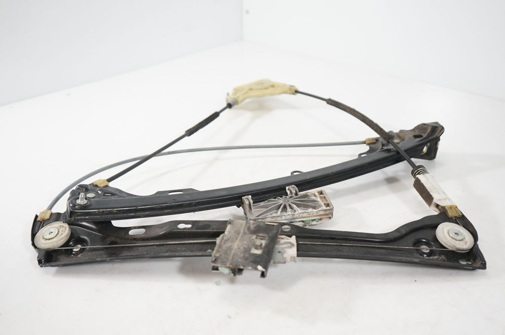 Front door window regulator with motor (6)