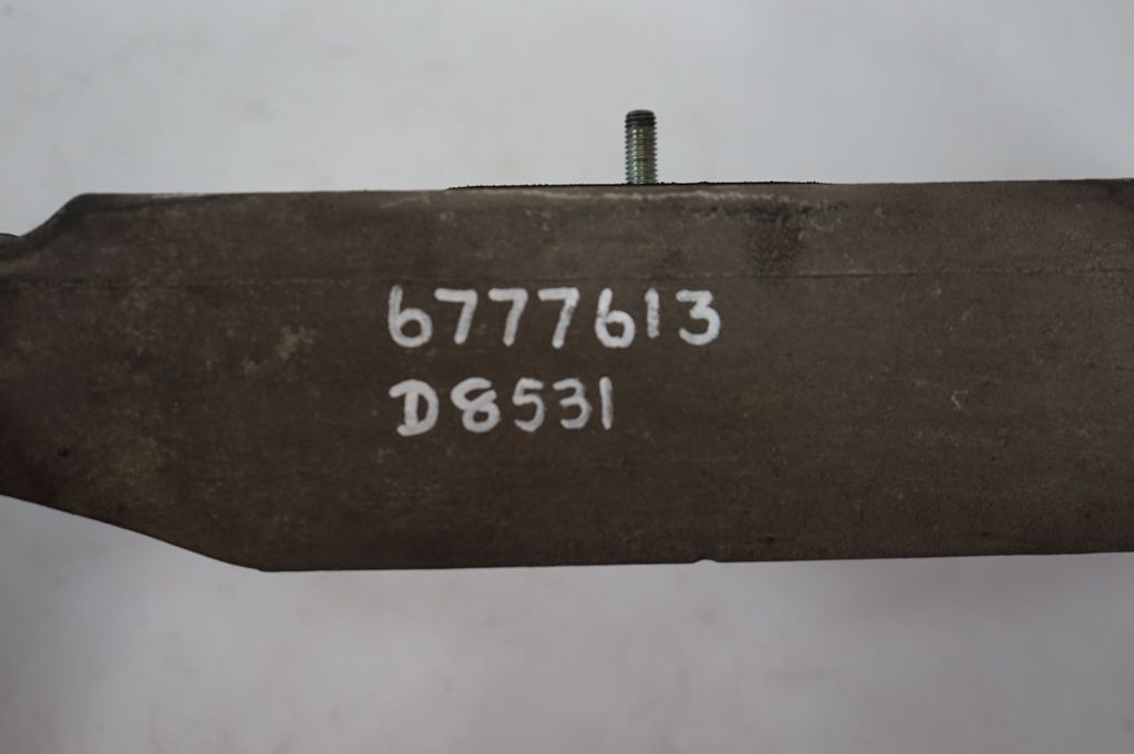 Gearbox mounting bracket (7)