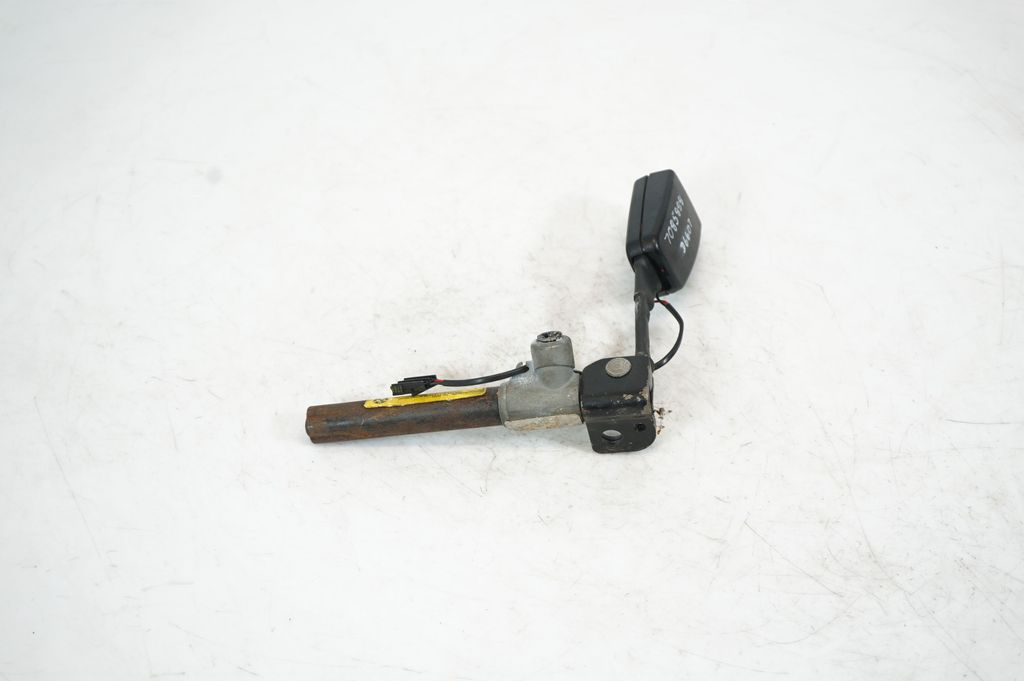 Rear seatbelt buckle (5)