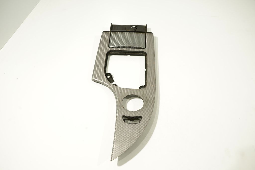 Gear shifter surround trim plastic (3)