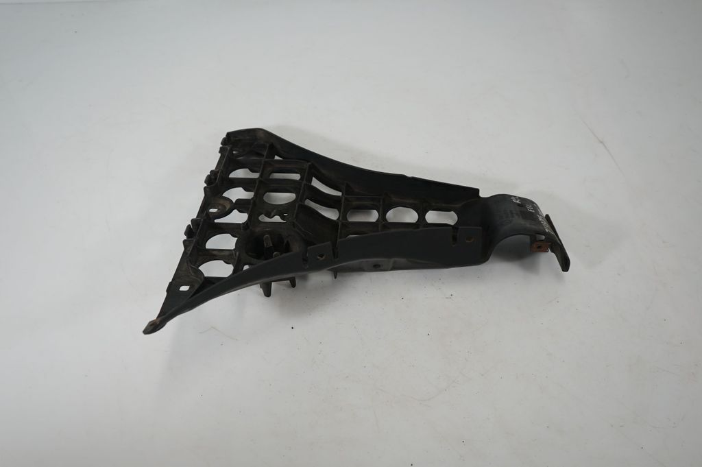 Rear bumper mounting bracket (4)