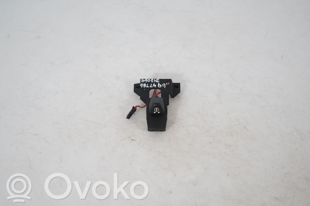 Steering wheel adjustment switch (3)