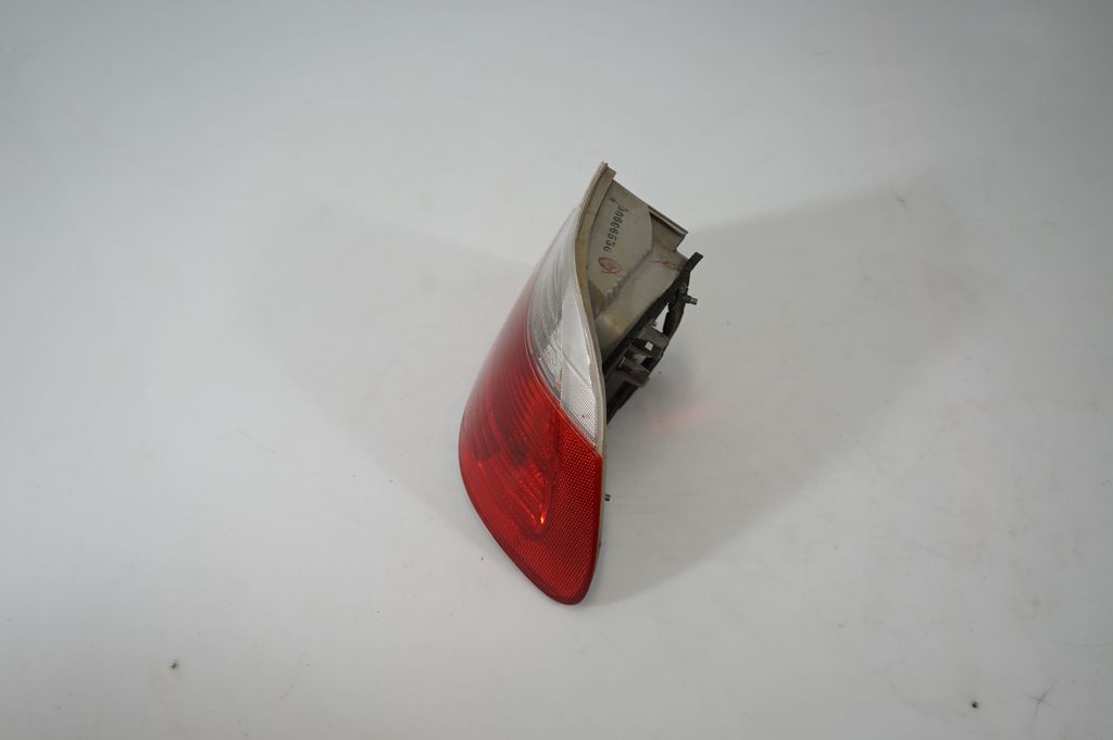 Rear/tail lights (2)