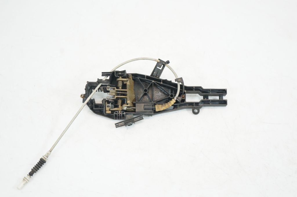 Rear door exterior handle/bracket (5)