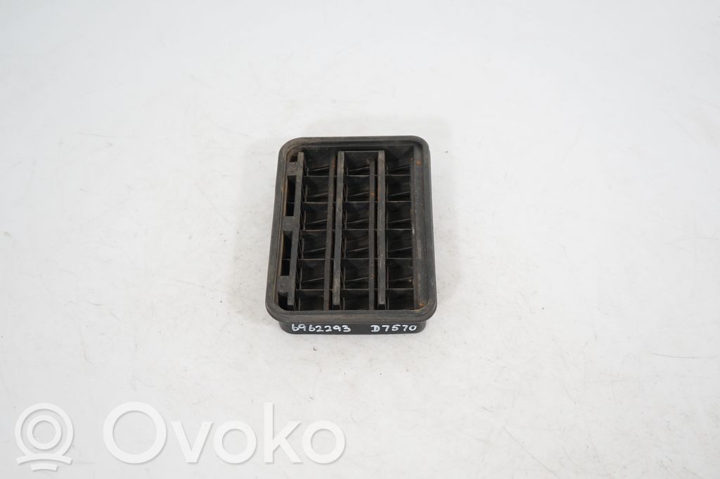 Quarter panel pressure vent (2)