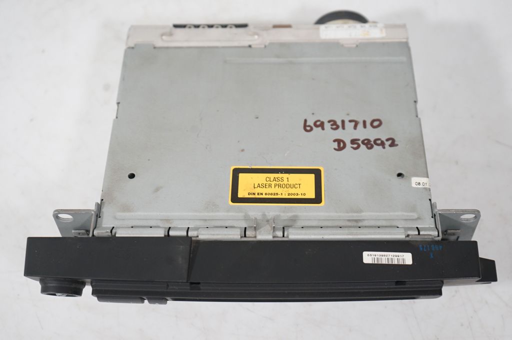 Radio/CD/DVD/GPS head unit (9)