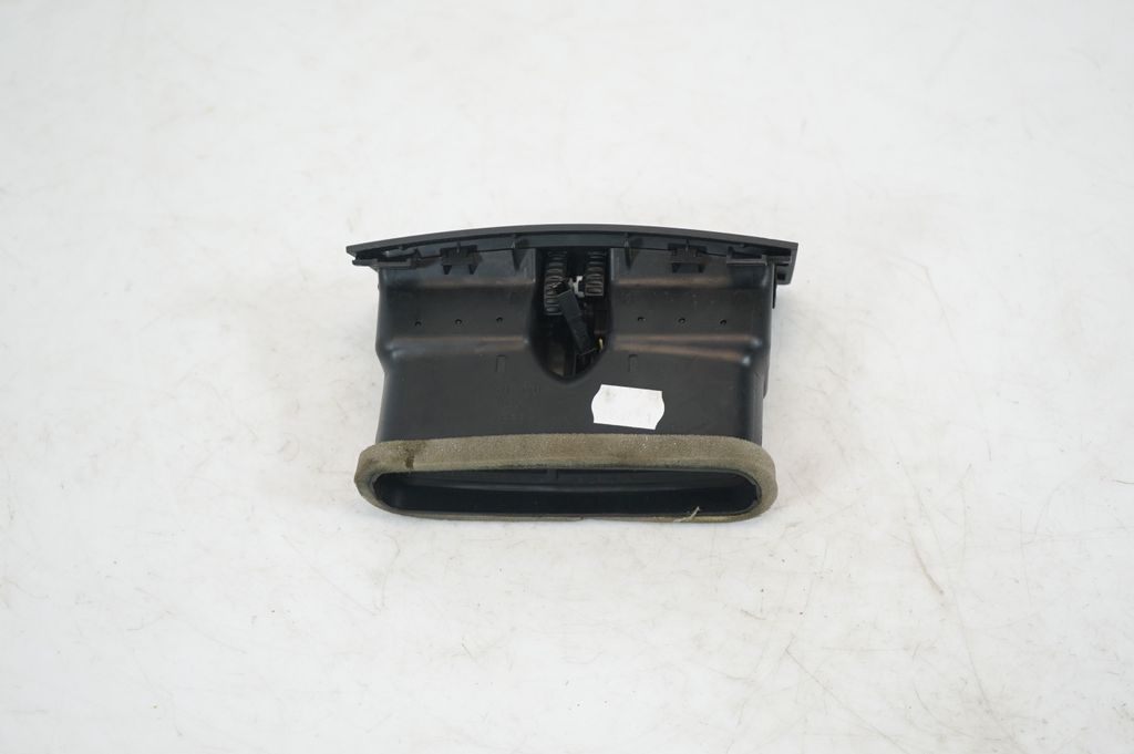 Rear air vent grill (3)