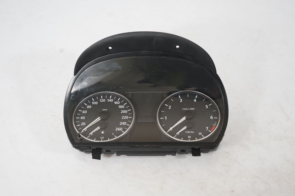 Speedometer (instrument cluster)