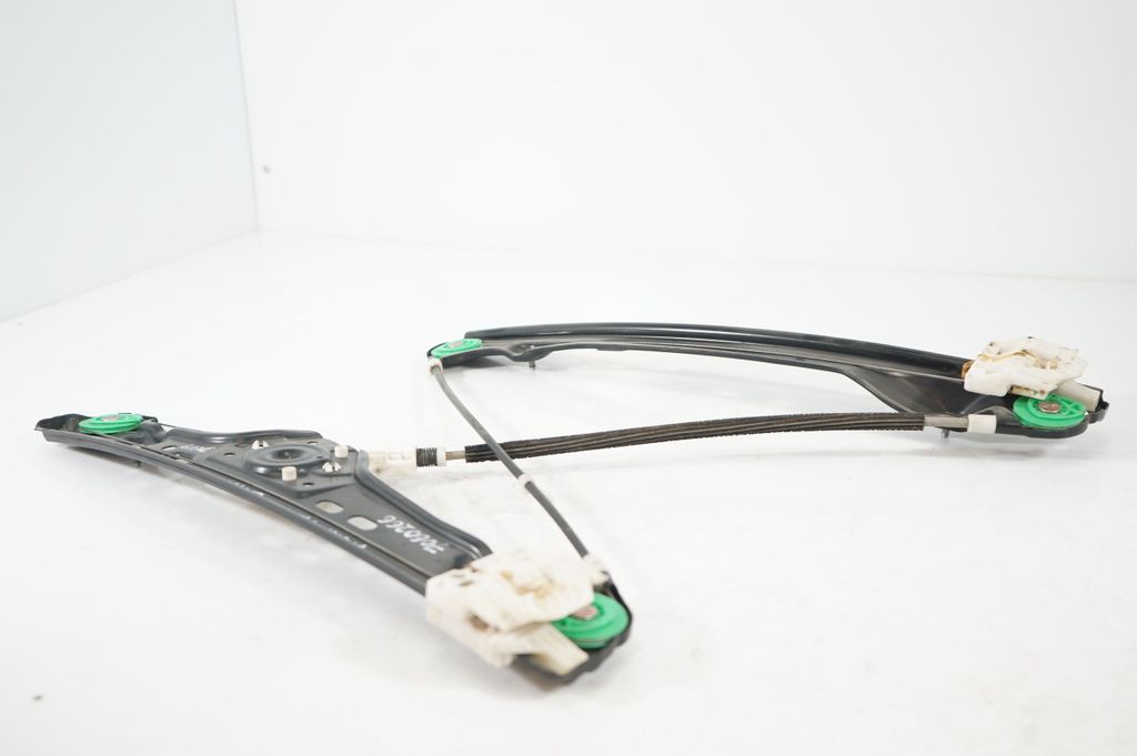 Front door window regulator with motor (6)