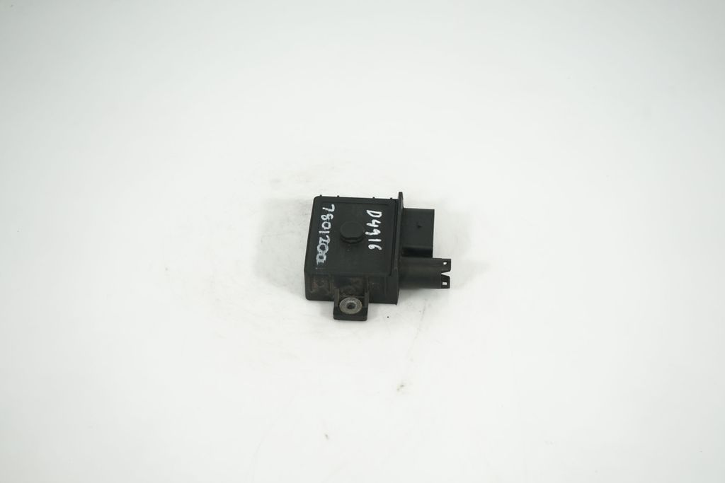 Glow plug pre-heat relay (2)