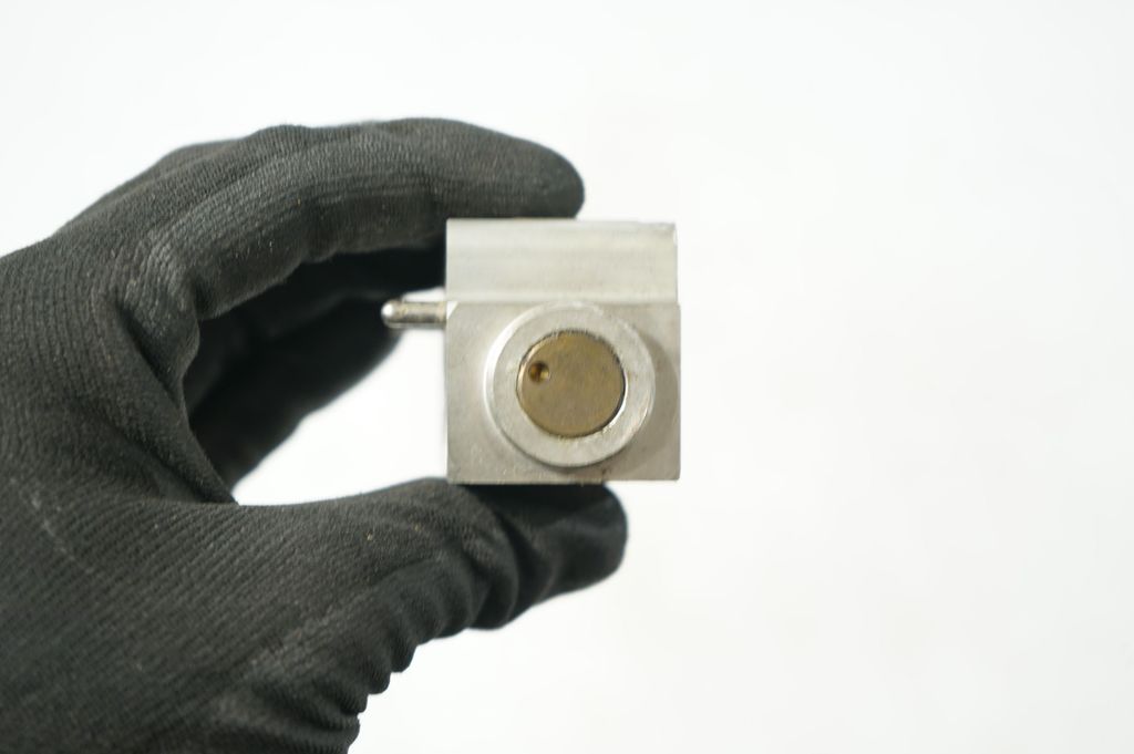 Air conditioning (A/C) expansion valve (7)