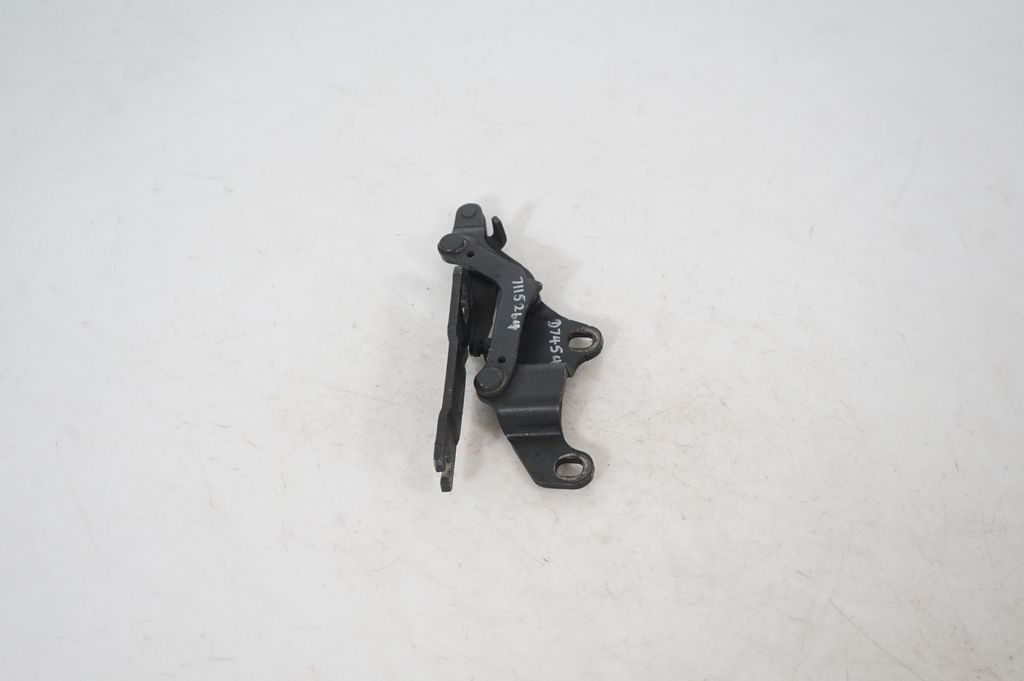 Engine bonnet/hood hinges (2)