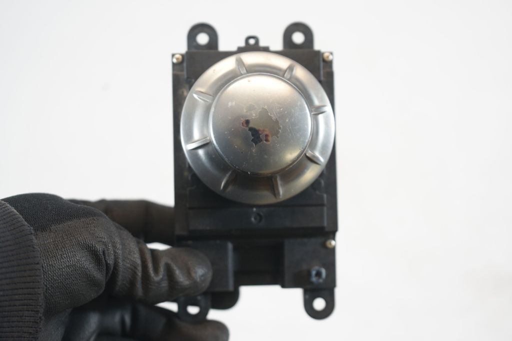 Head unit multimedia control (8)