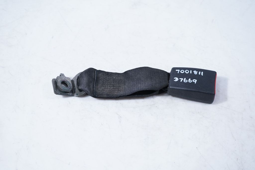 Rear seatbelt buckle