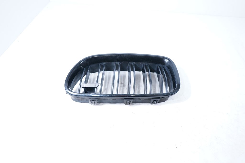 Front bumper upper radiator grill (5)