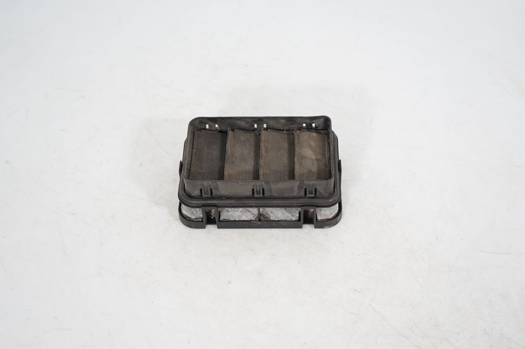 Quarter panel pressure vent (5)