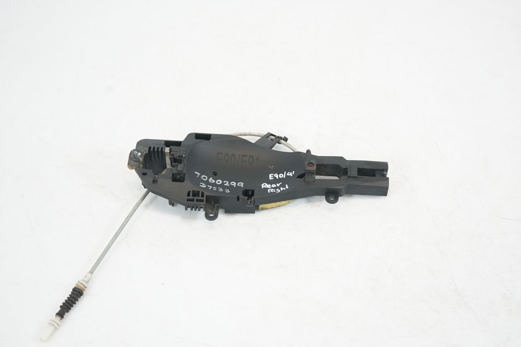 Rear door exterior handle/bracket