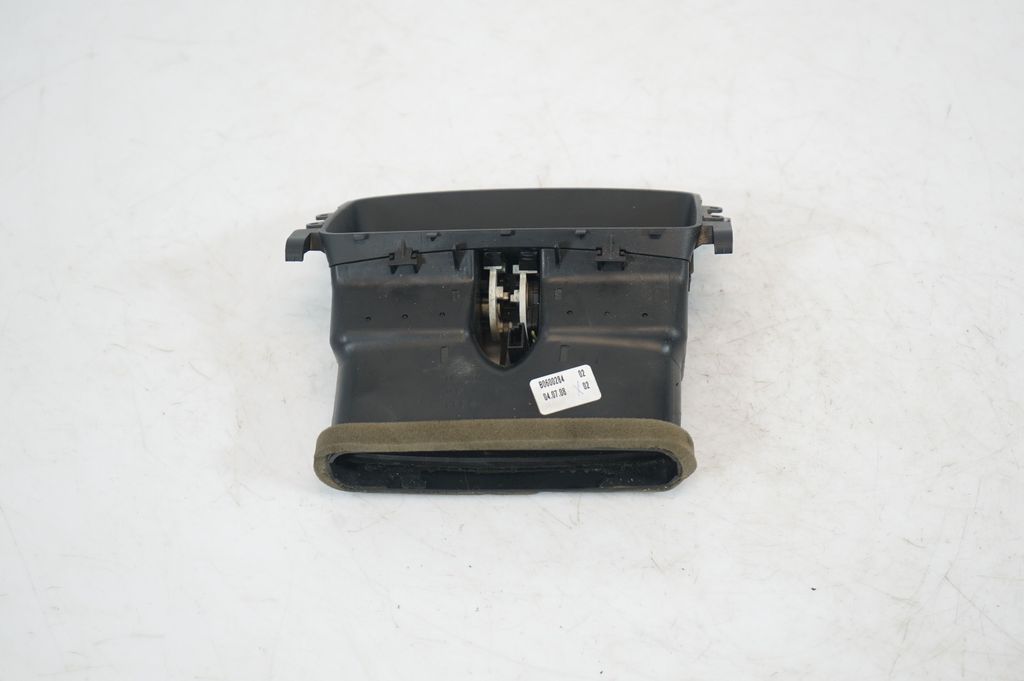 Rear air vent grill (3)