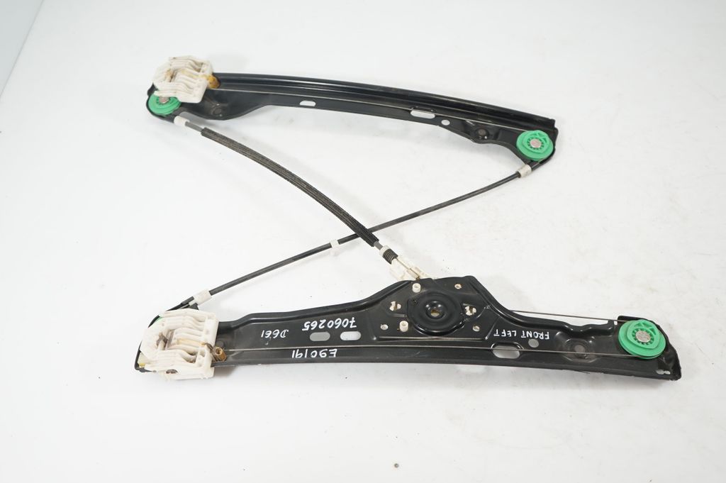 Front door window regulator with motor (3)