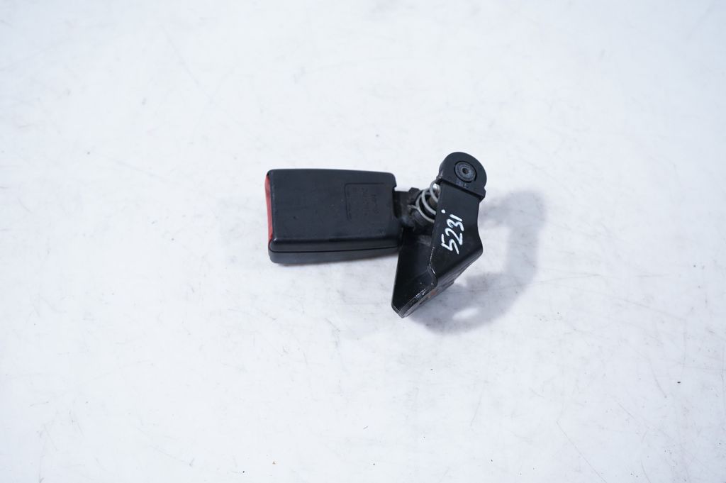 Rear seatbelt buckle (6)