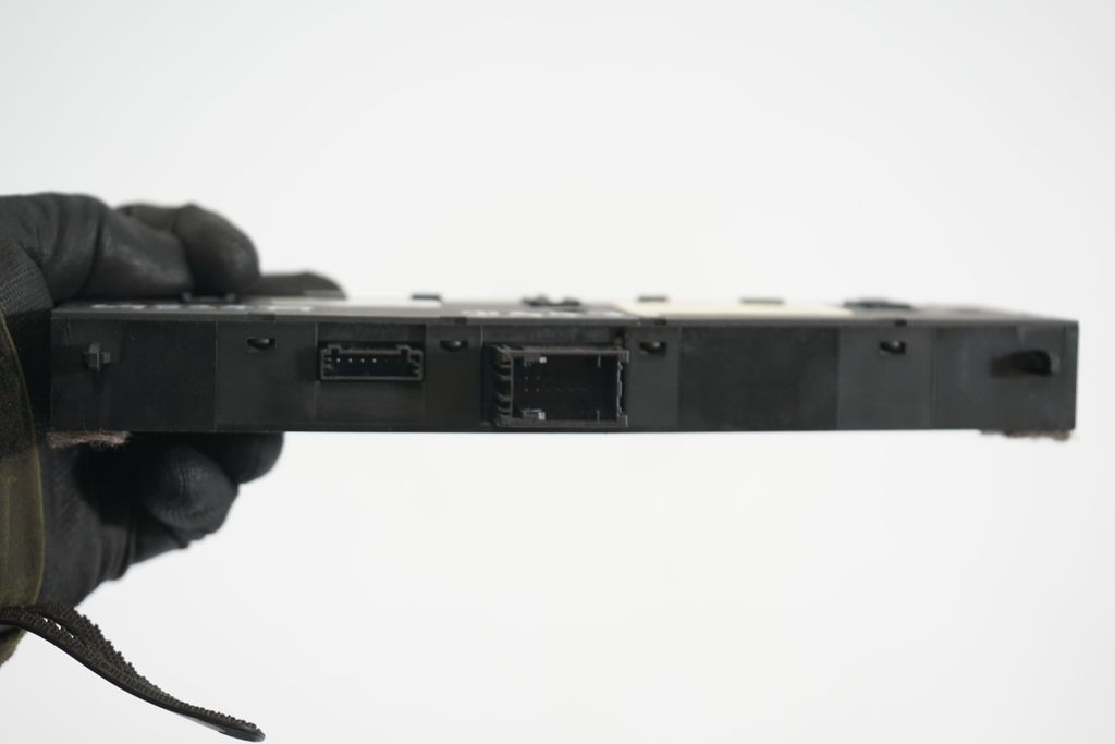 Seat heating switch (7)