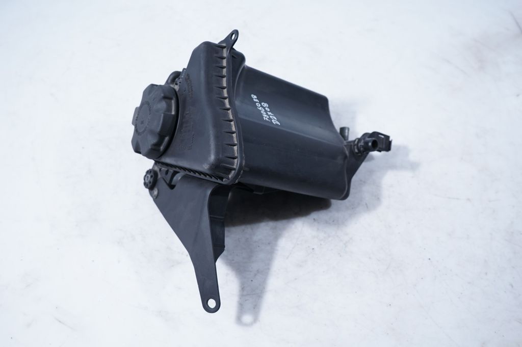 Coolant expansion tank/reservoir (4)