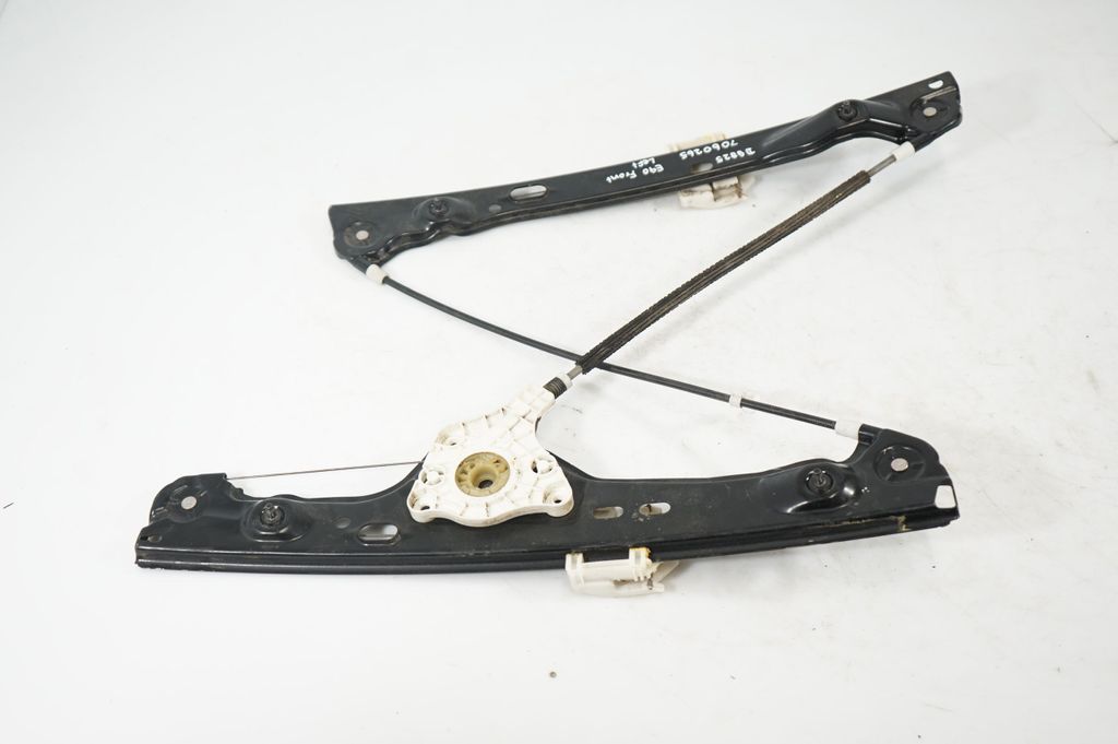 Front door window regulator with motor (3)