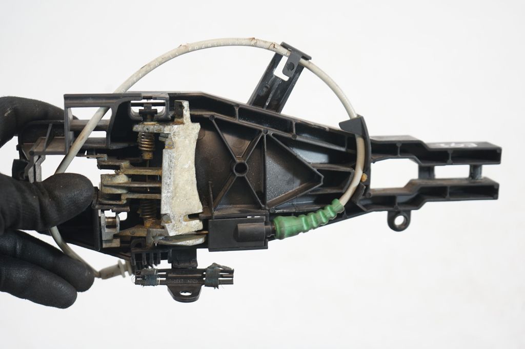 Front door coupe exterior handle/bracket (6)